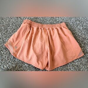 Lululemon Hotty Hot Low-Rise Lined
Short 4"